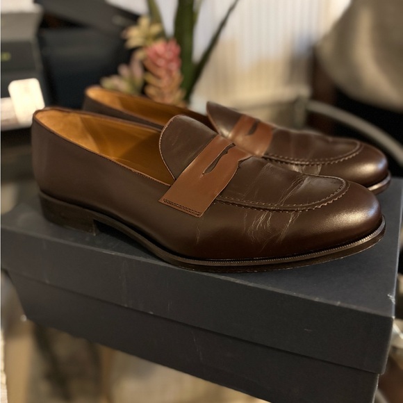 Two-tone Nettleton loafers. - Picture 2 of 4